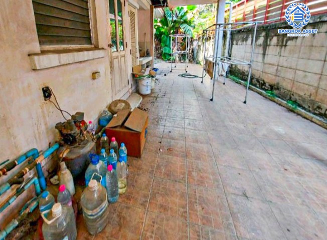 *****บ้านเดี่ยวมือสองย่านปทุมธานี ม.ปาริชาต ถนน345เนื้อที่กว้าง 123 ตร.ว. ฟังก์ชัน 3 ห้องนอน 3 ห้องน้ำ ที่จอดรถ 4 คัน บ้านกว้างขวาง พื้นที่ใช้สอยจัดเต็ม บนทำเลแห่งการเดินทาง เชื่อมต่อถนน 345 ถนนสะพานนนทบุรี-บางบัวทอง ถนนรังสิต-ปทุมธานี และทางด่วน "ศรีสมาน" จองเลย!